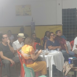 Tarde de autógrafo com escritor Francisco Evandro
